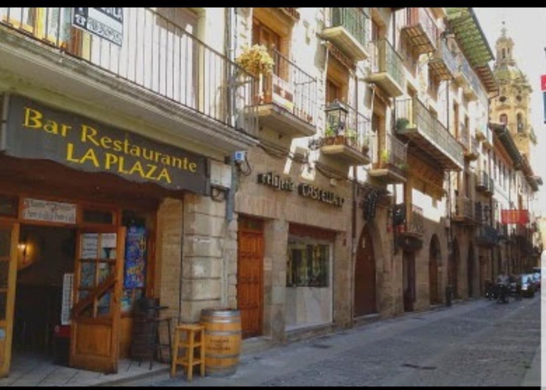 Hostal La Plaza Puente la Reina Kültér fotó