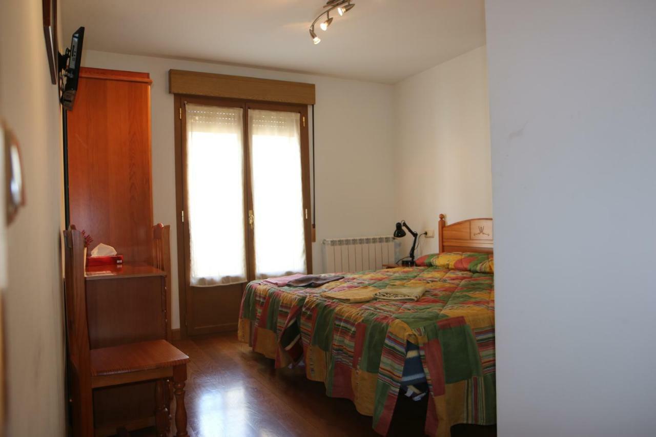 Hostal La Plaza Puente la Reina Kültér fotó