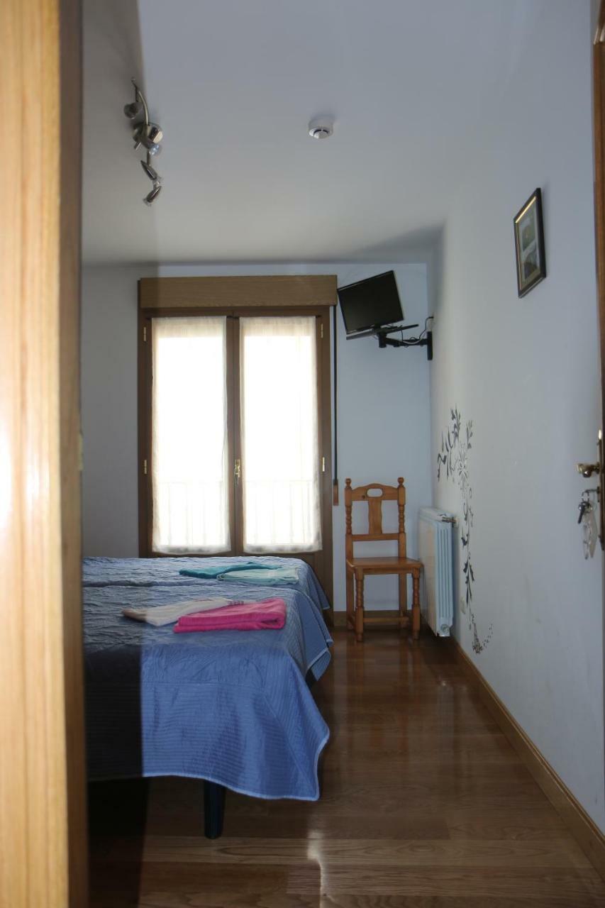 Hostal La Plaza Puente la Reina Kültér fotó